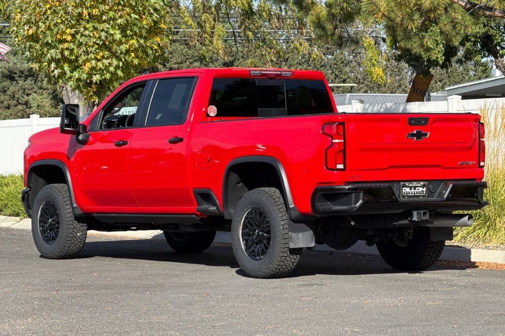 Used 2025 Chevrolet Silverado 2500 ZR2 w/ Technology Package AWD/4WD image 9