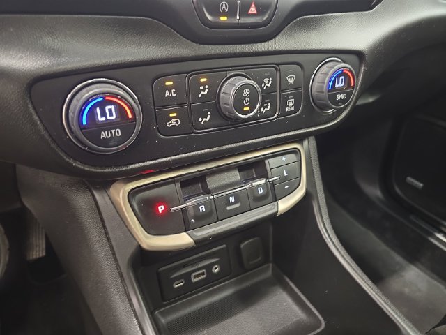 Used 2022 GMC Terrain Denali w/ Denali Premium Package AWD/4WD image 26