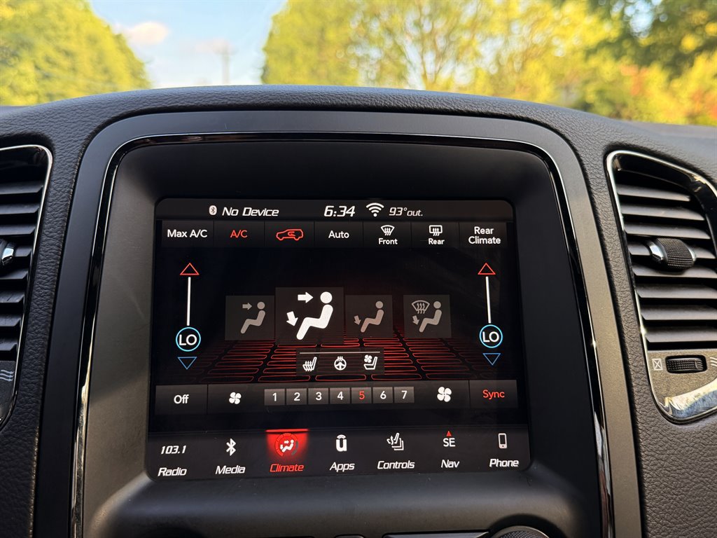 Used 2018 Dodge Durango SRT w/ Technology Group AWD/4WD image 16