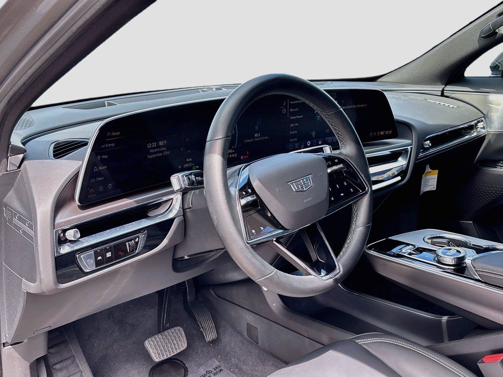 Used 2024 Cadillac Lyriq Tech RWD image 9