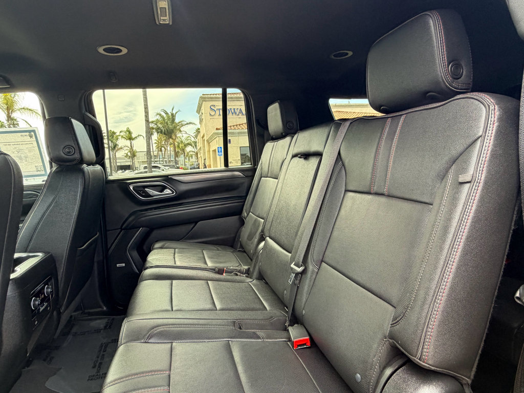 Used 2024 Chevrolet Suburban RST RWD image 9