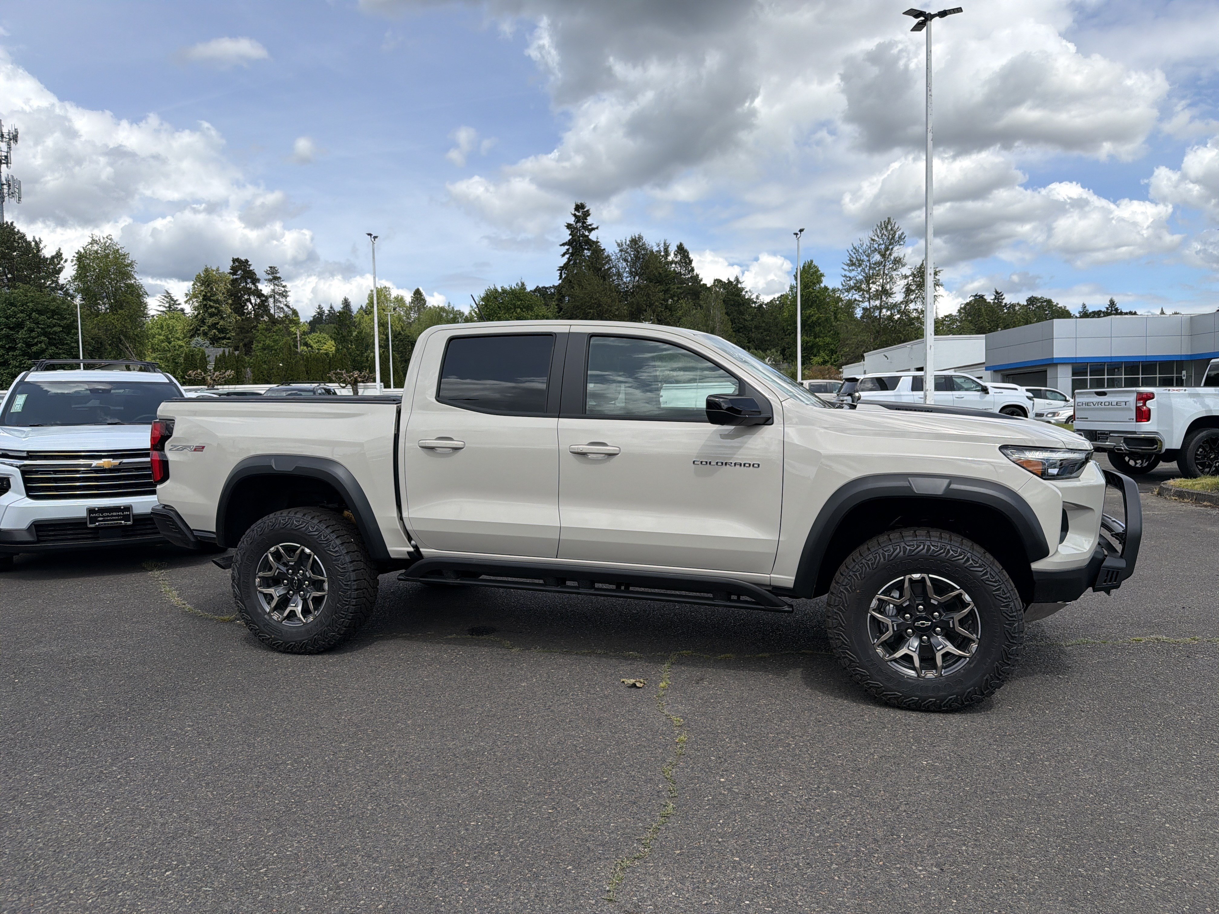 New 2026 Chevrolet Colorado ZR2 w/ Off-Road Front Bumper Package AWD/4WD image 7