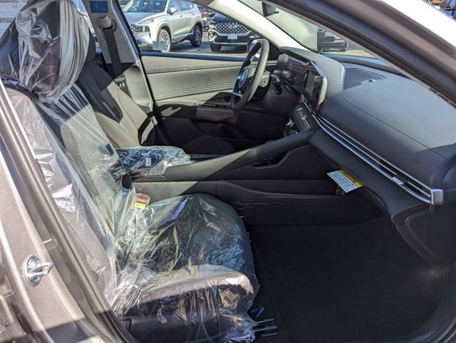 Used 2024 Hyundai Elantra SEL w/ Convenience Package FWD image 44