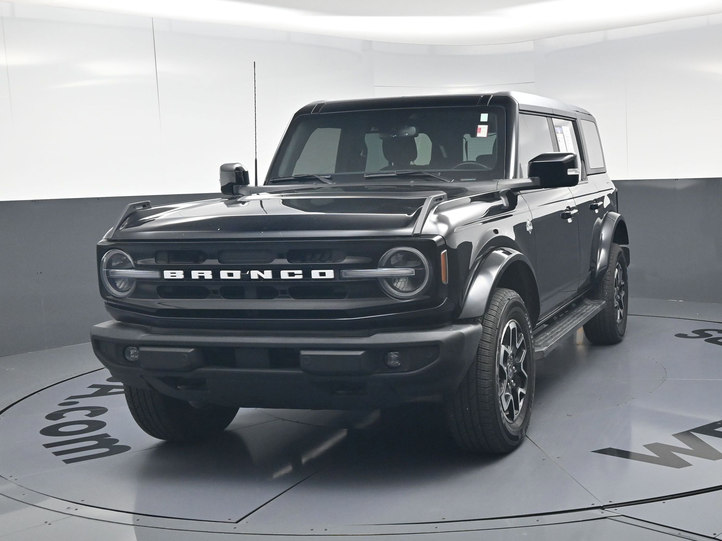 Used 2021 Ford Bronco Outer Banks AWD/4WD image 11