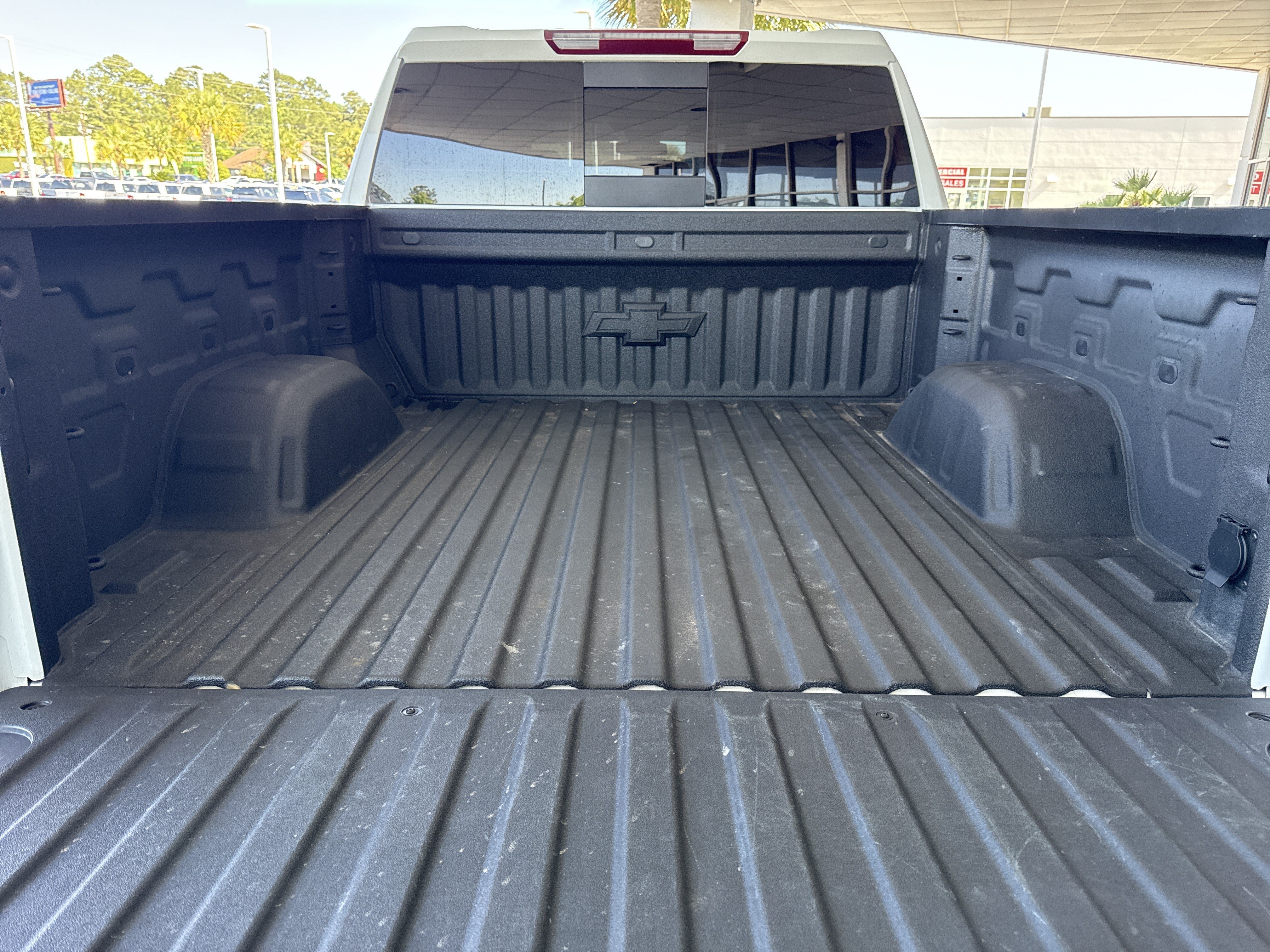 Used 2025 Chevrolet Silverado 1500 LT Trail Boss w/ Convenience Package II AWD/4WD image 31