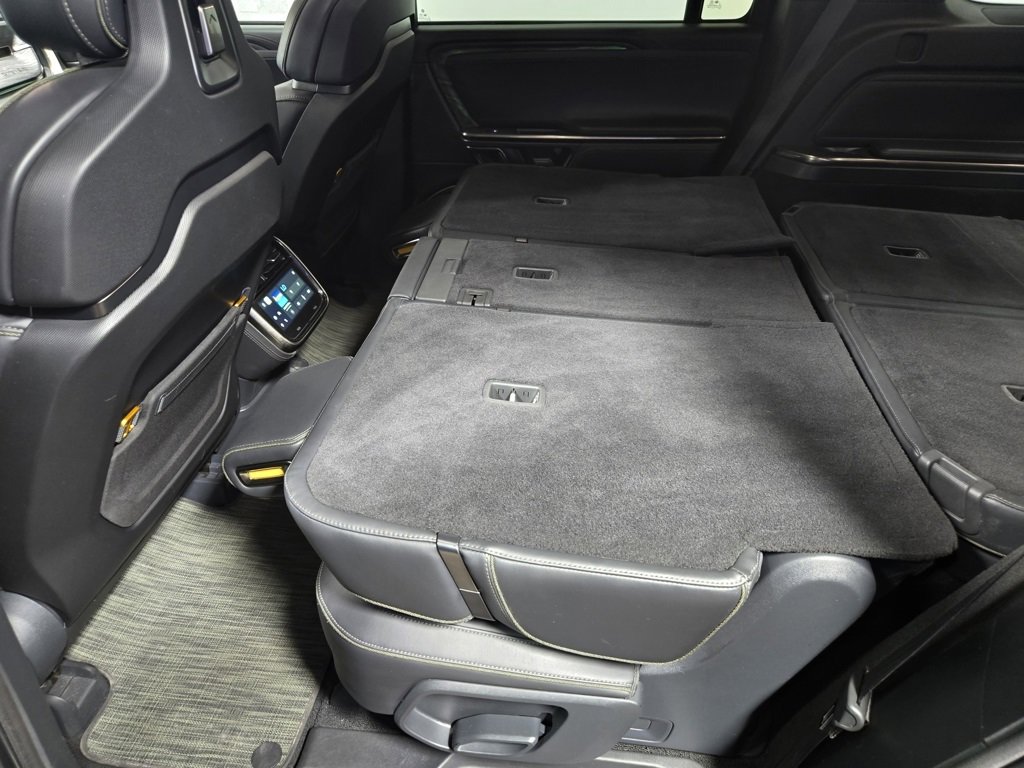 Used 2022 Rivian R1S Launch Edition image 39