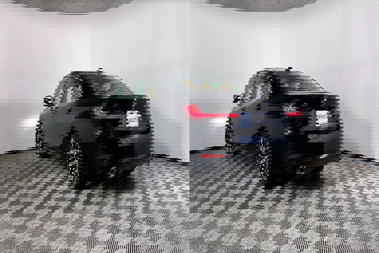 Certified 2025 BMW 330i xDrive Sedan w/ Premium Package image 4