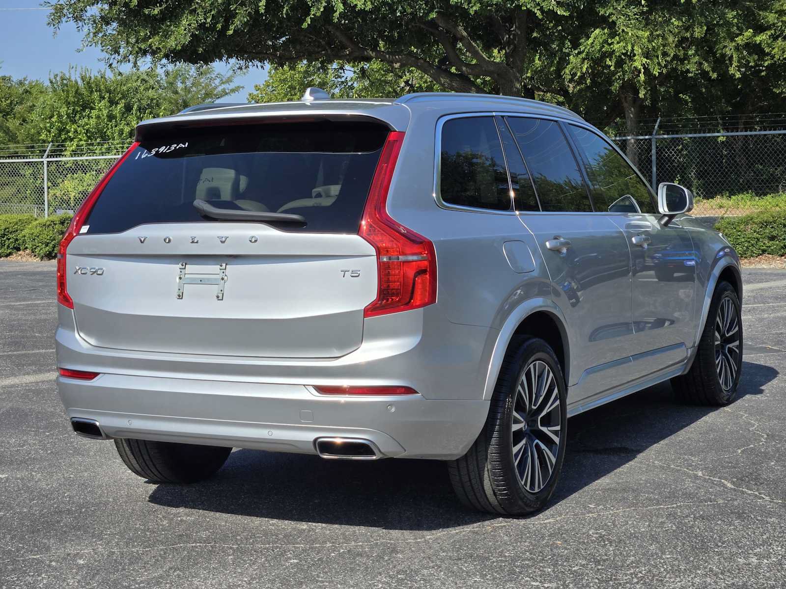 Used 2021 Volvo XC90 T5 Momentum w/ Climate Package FWD image 7