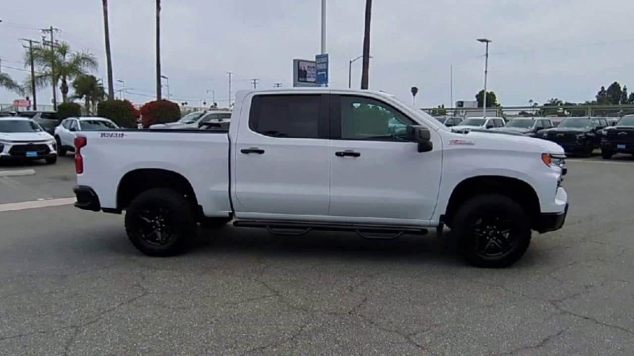 Certified 2025 Chevrolet Silverado 1500 LT Trail Boss w/ Convenience Package II AWD/4WD image 9