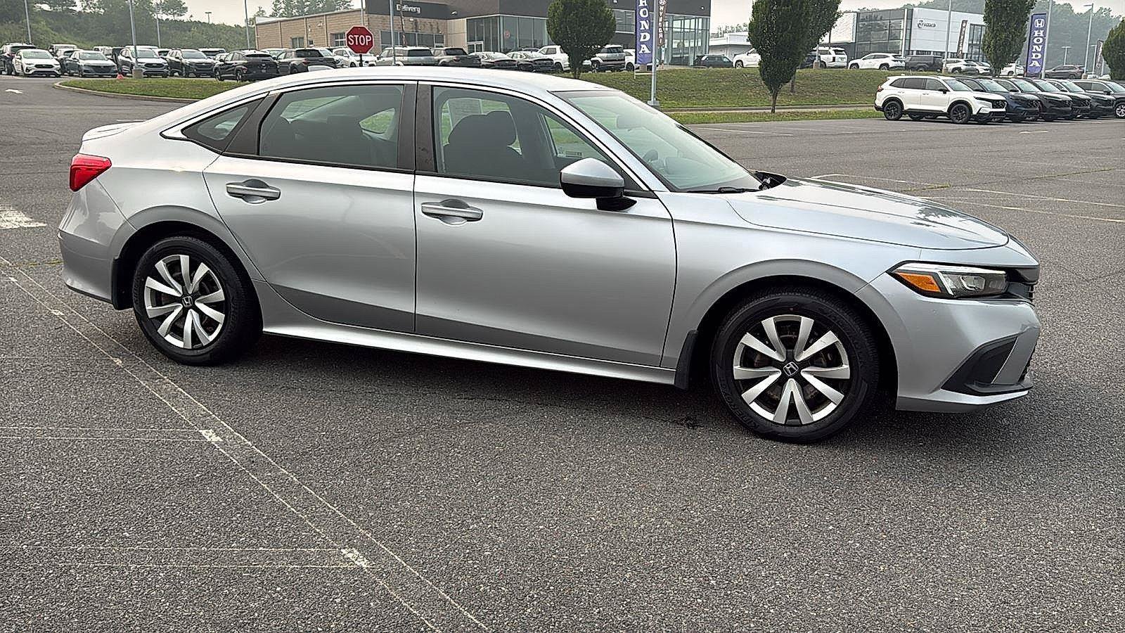 Used 2023 Honda Civic LX image 3
