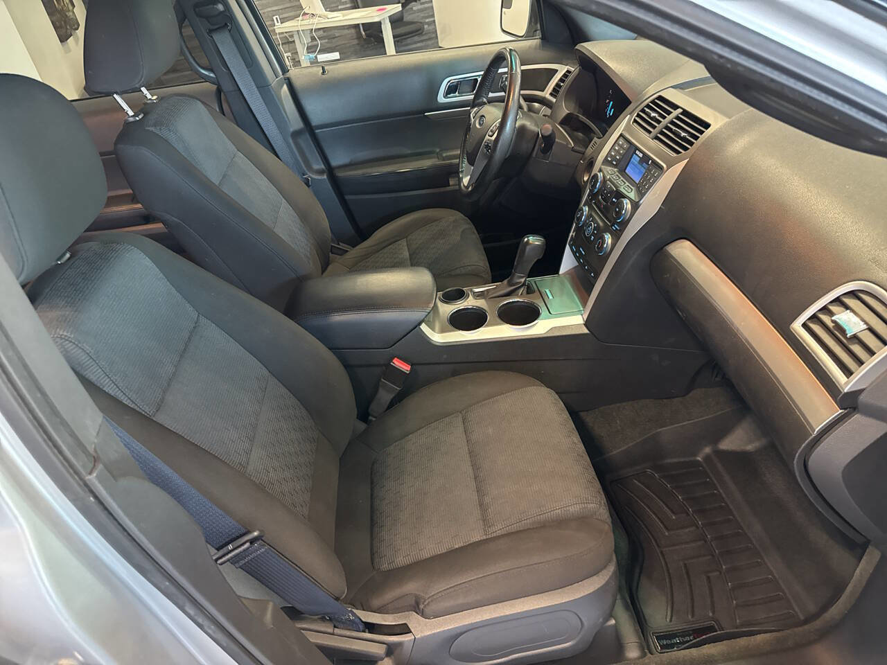 Used 2011 Ford Explorer XLT w/ Class III Trailer Tow Pkg image 17