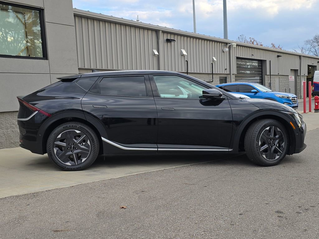 New 2025 Kia EV6 Light w/ Light LR Technology Package image 15