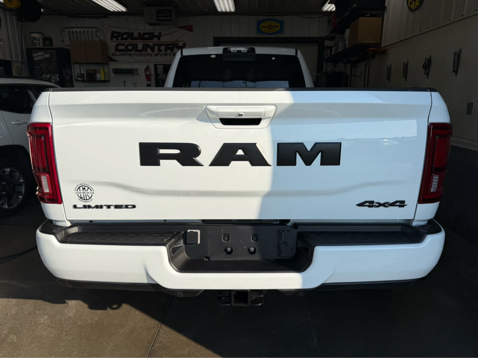 Used 2025 RAM 3500 Limited AWD/4WD image 7