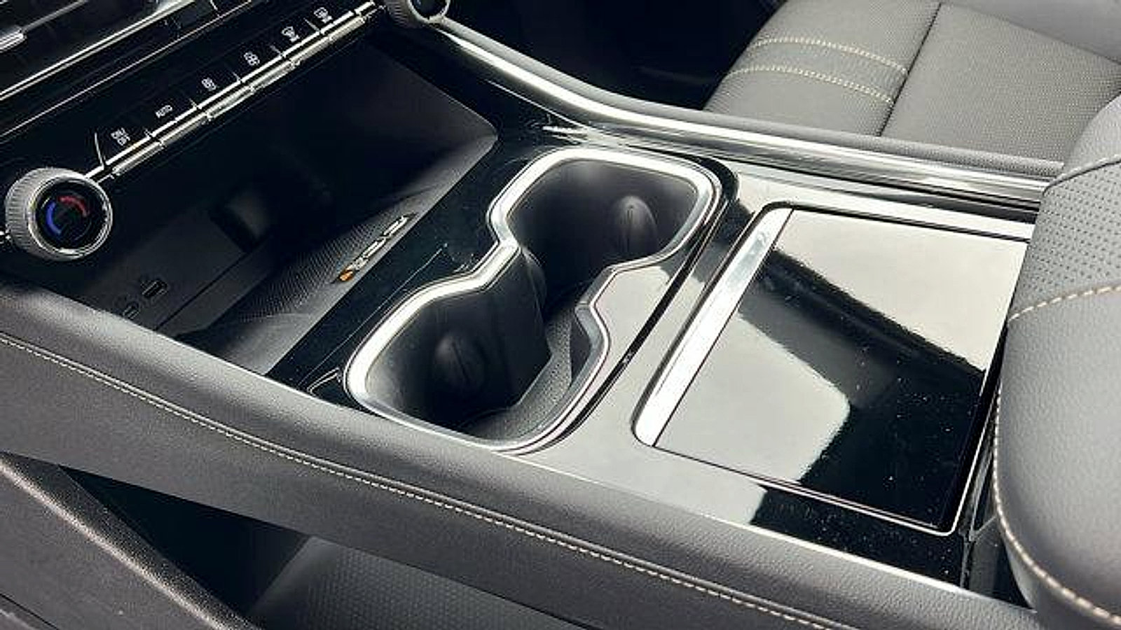 New 2026 Chevrolet Traverse High Country w/ LPO, Floor Liner Package image 24