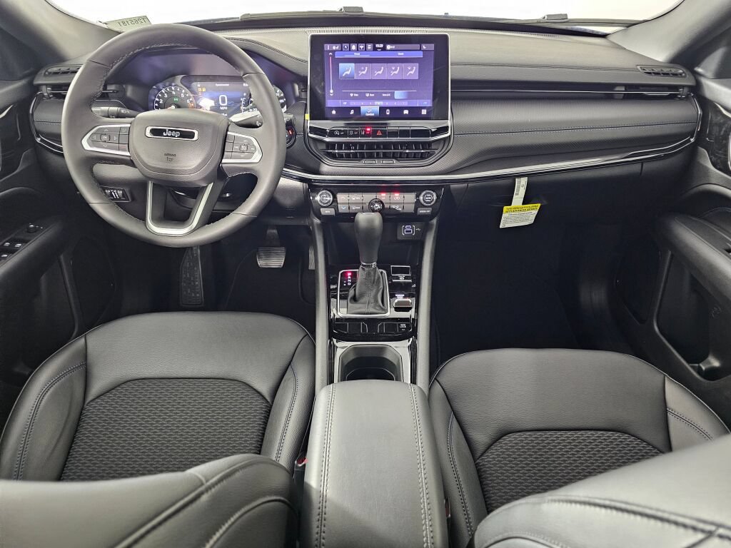 New 2026 Jeep Compass Latitude AWD/4WD image 18