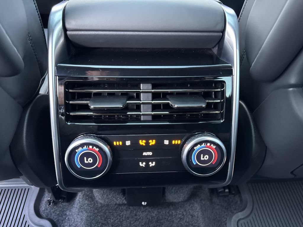 Certified 2023 Land Rover Range Rover SE AWD/4WD image 17