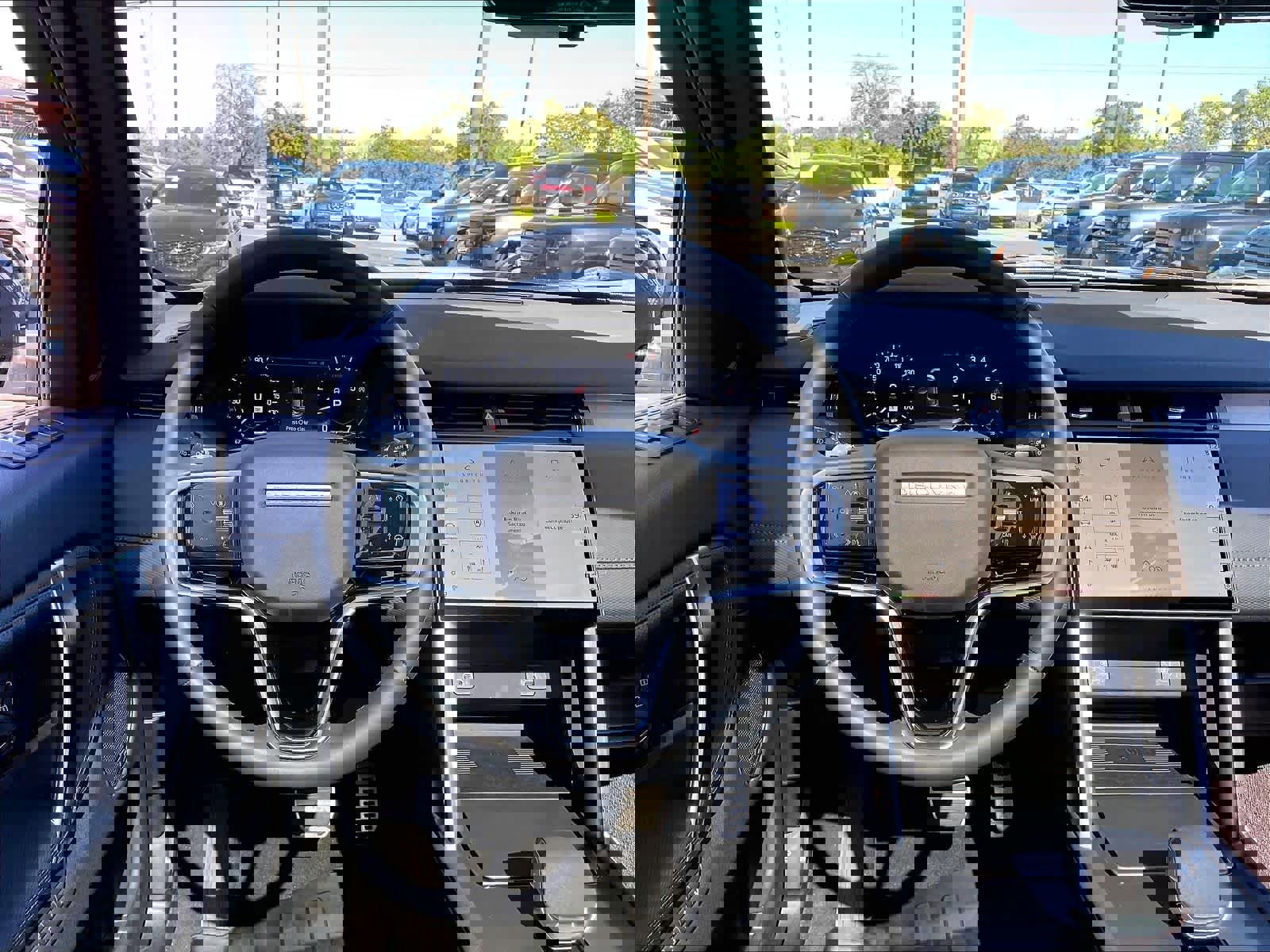 Used 2025 Land Rover Discovery Sport Dynamic SE image 7