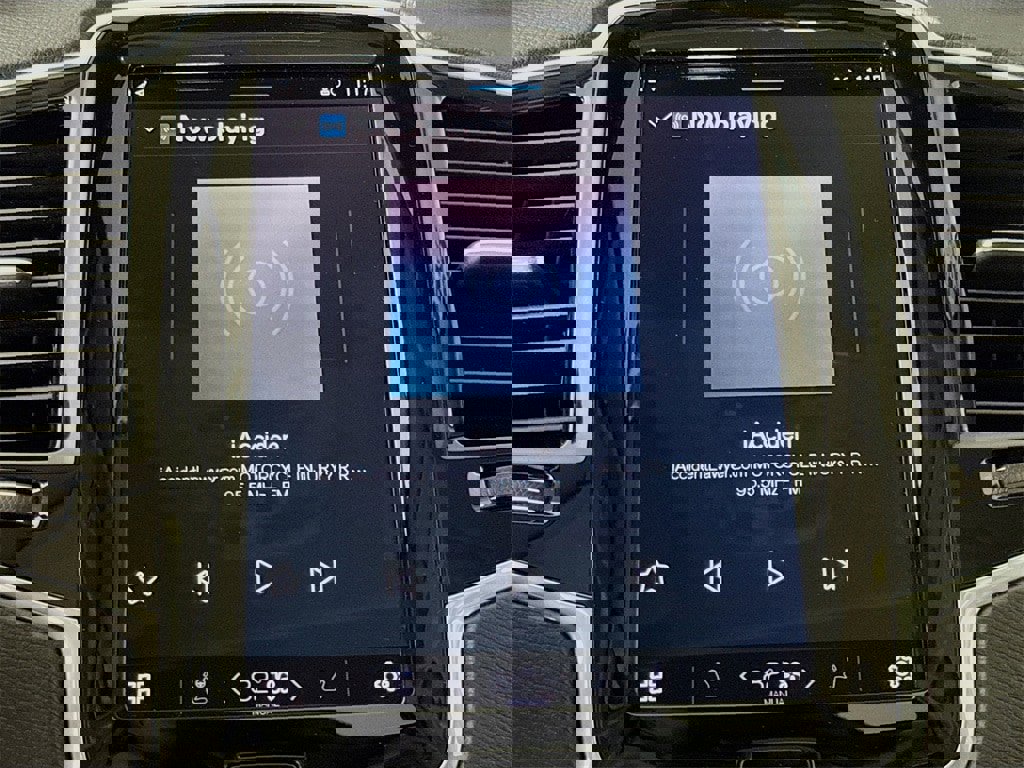 Certified 2025 Volvo XC90 B6 Plus image 15