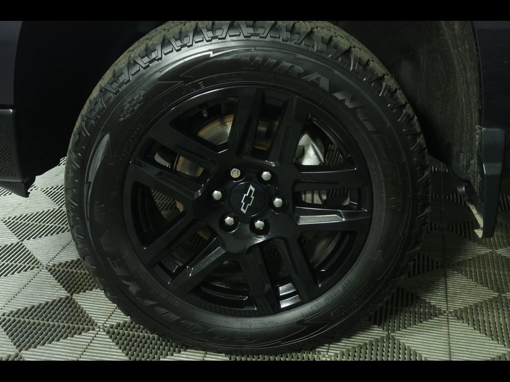 Used 2022 Chevrolet Silverado 1500 Custom Trail Boss w/ LPO, Dark Essentials Package image 5