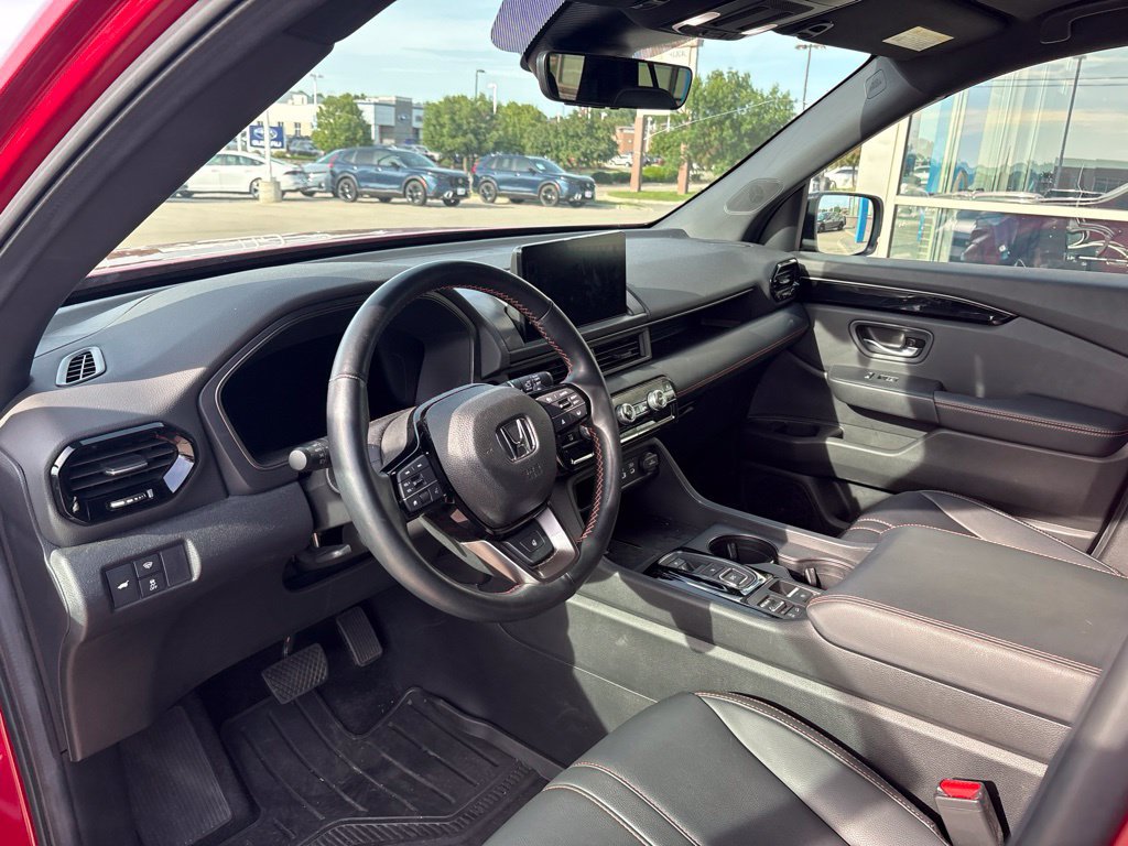 Certified 2025 Honda Pilot TrailSport image 11