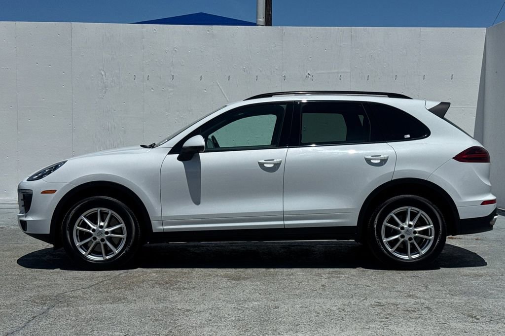Used 2016 Porsche Cayenne AWD/4WD image 6