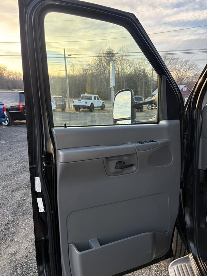 Used 2006 Ford E-450 and Econoline 450 image 11