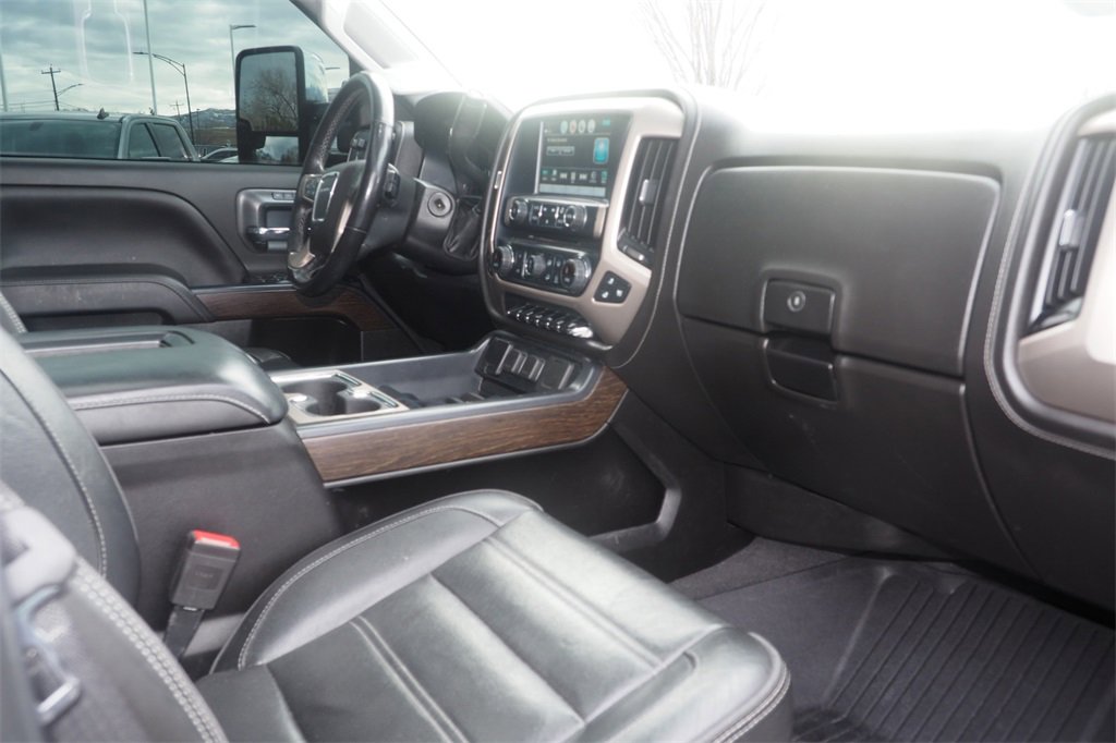 Used 2019 GMC Sierra 2500 Denali w/ Duramax Plus Package image 16
