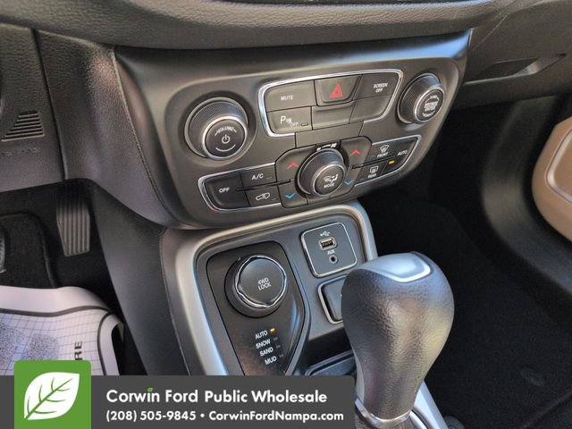Used 2018 Jeep Compass Sport w/ Tech Group AWD/4WD image 17