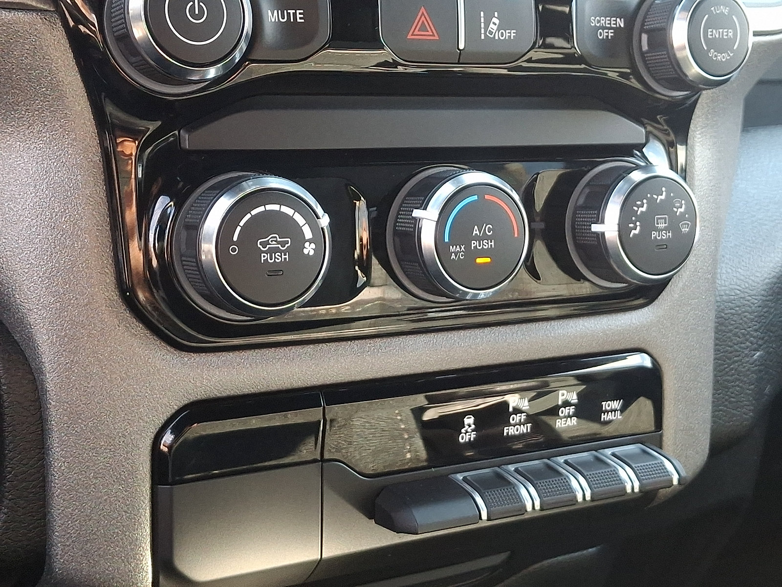 Used 2025 RAM 1500 Tradesman AWD/4WD image 16