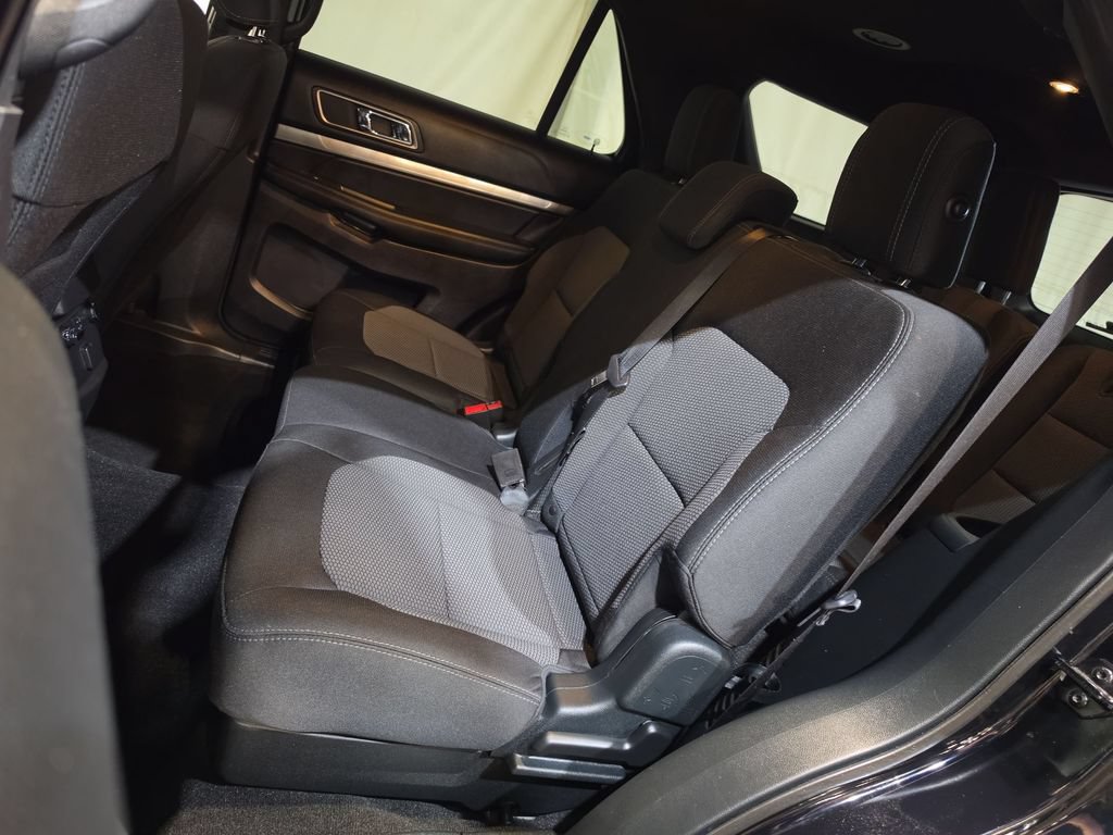 Used 2018 Ford Explorer XLT AWD/4WD image 23