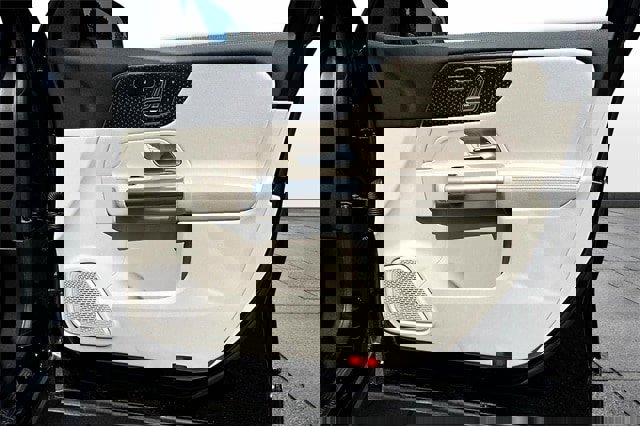 Certified 2025 Mercedes-Benz GLA 250 4MATIC image 32