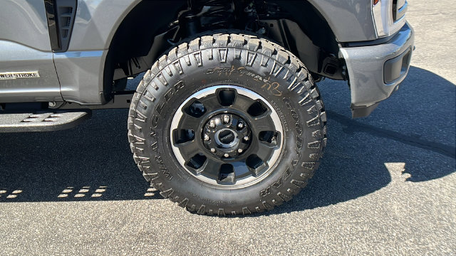 New 2026 Ford F350 Lariat w/ Tremor Off-Road Package AWD/4WD image 10