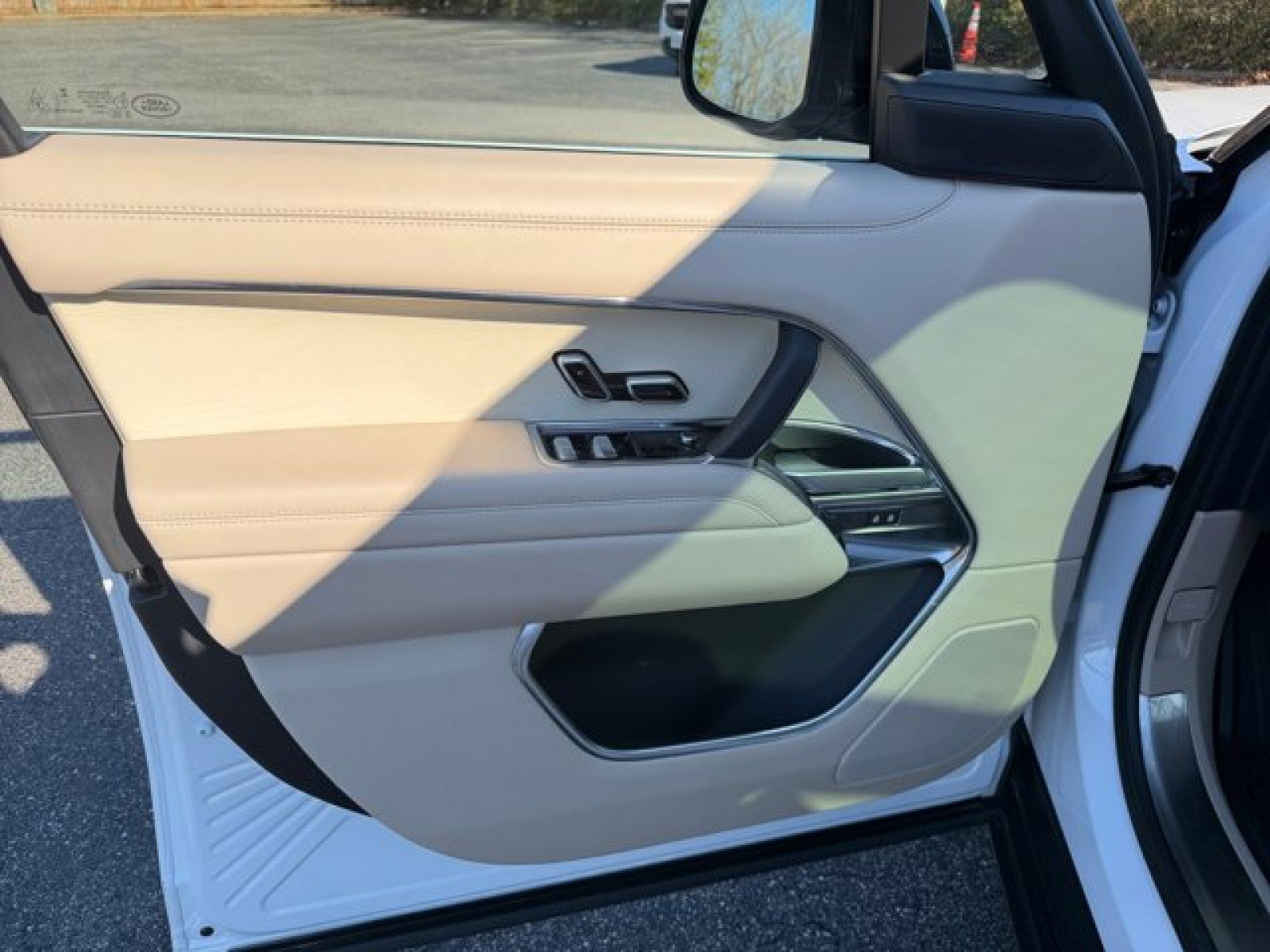 Used 2024 Land Rover Range Rover SE image 21