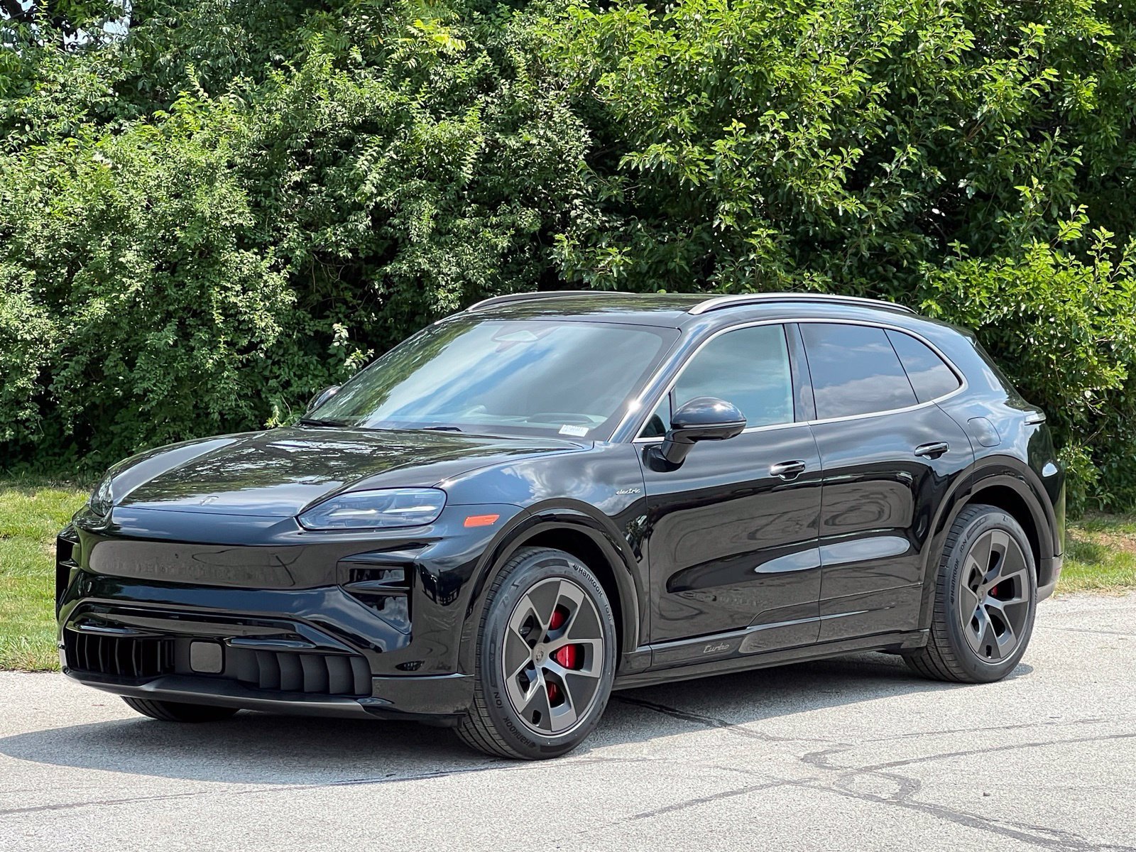 New 2026 Porsche Cayenne Turbo AWD/4WD image 1