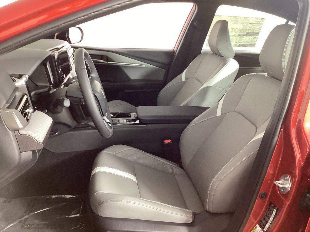 Used 2026 Toyota Camry SE w/ Convenience Package FWD image 9