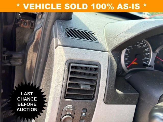 Used 2005 Chevrolet Equinox LT w/ Preferred Equipment Group AWD/4WD image 17