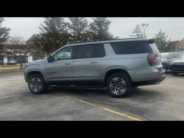 Used 2025 Chevrolet Suburban Z71 AWD/4WD image 31