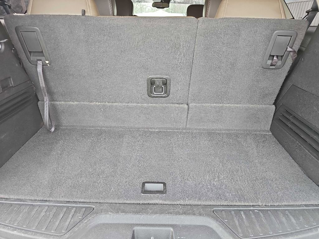 Used 2015 GMC Acadia SLT image 26