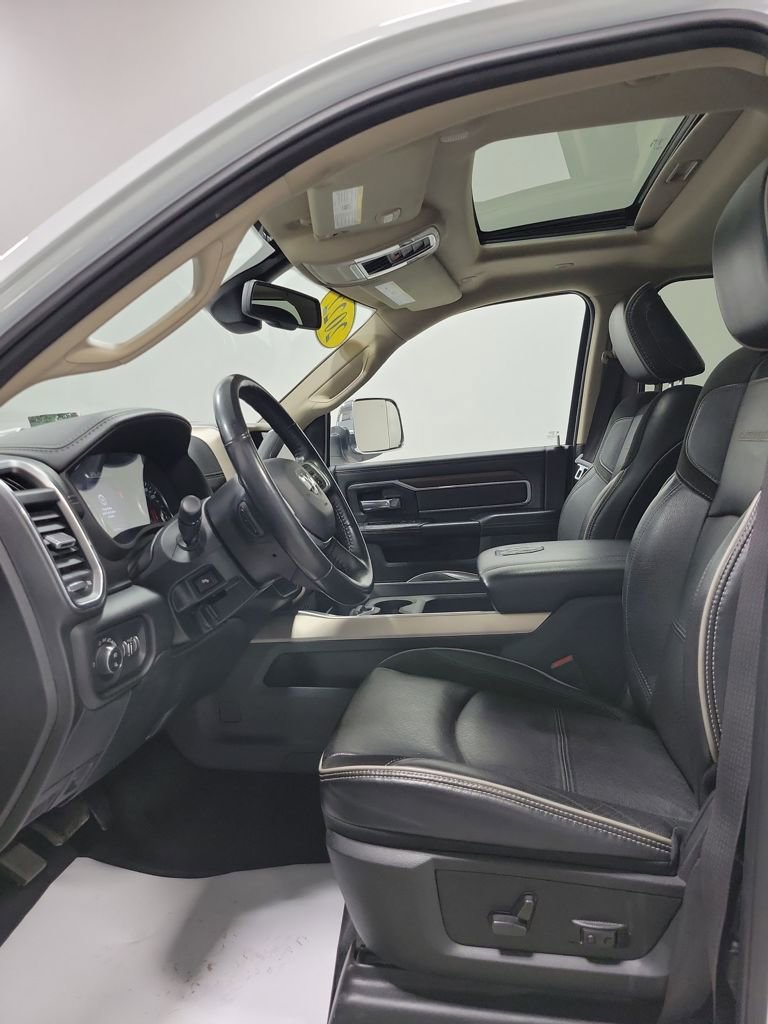 Used 2022 RAM 2500 Laramie AWD/4WD image 2
