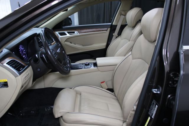 Used 2015 Hyundai Genesis 3.8 w/ Option Group 04 RWD image 11