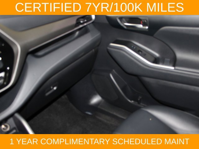 Used 2023 Toyota Highlander XLE AWD/4WD image 17