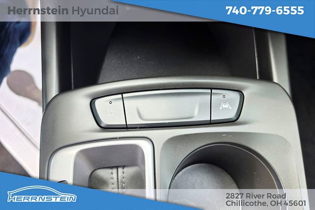 Used 2025 Chevrolet Trax LS w/ LS Convenience Package FWD image 19