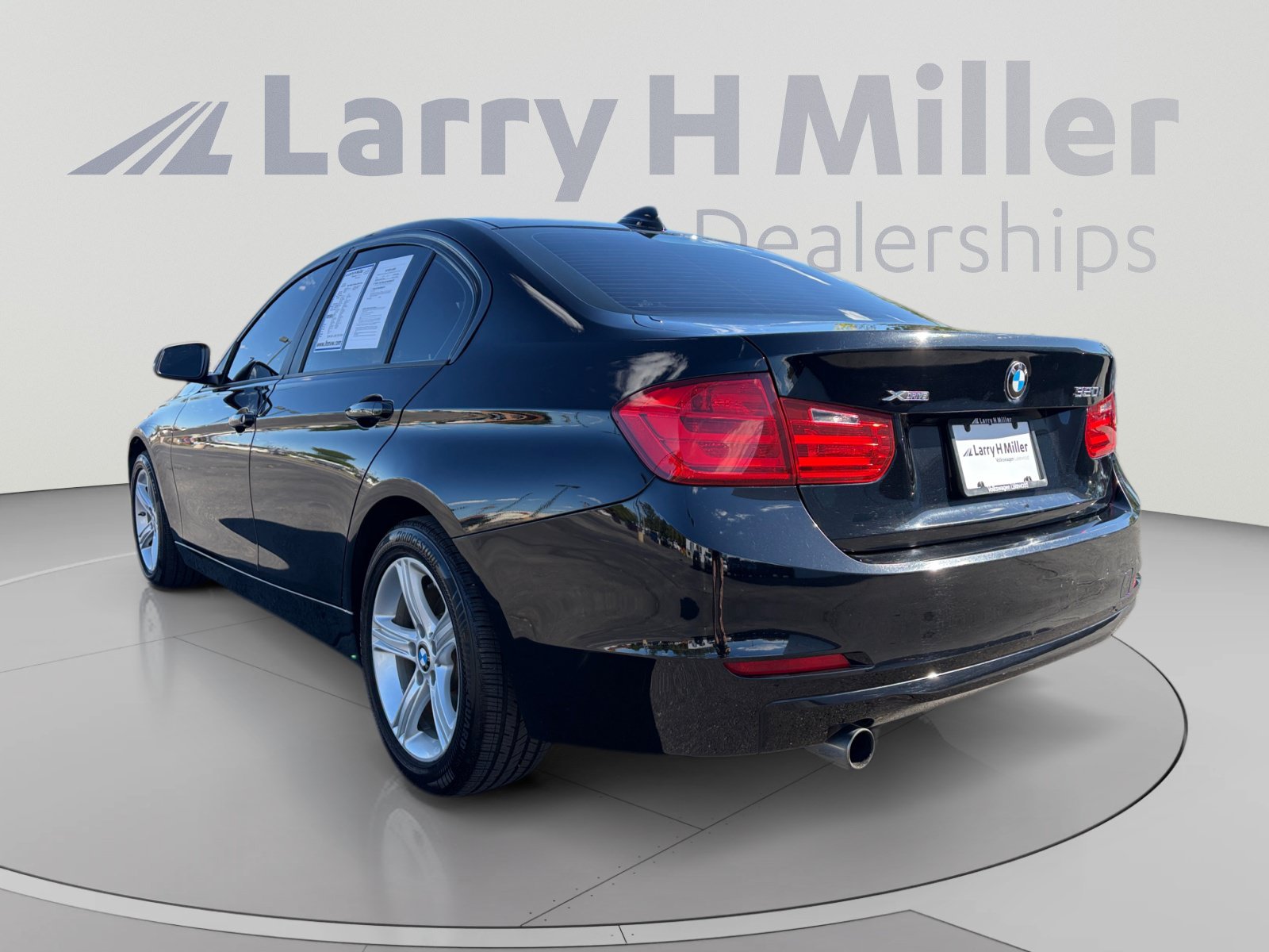 Used 2015 BMW 320i xDrive Sedan AWD/4WD image 3