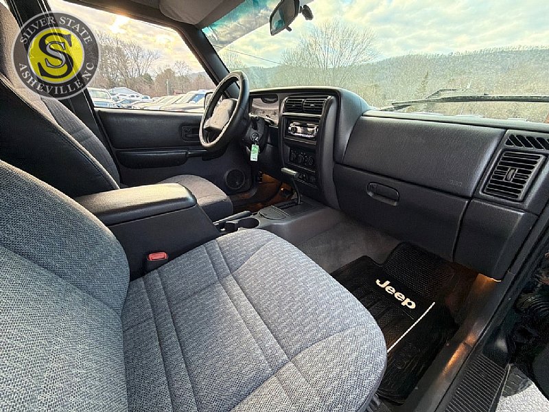 Used 2001 Jeep Cherokee Sport image 16