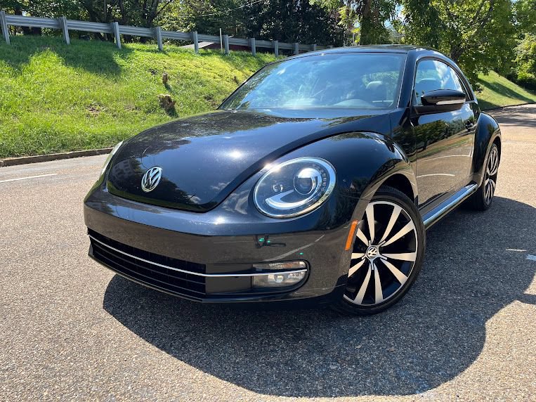 Used 2013 Volkswagen Beetle 2.0T FWD image 40