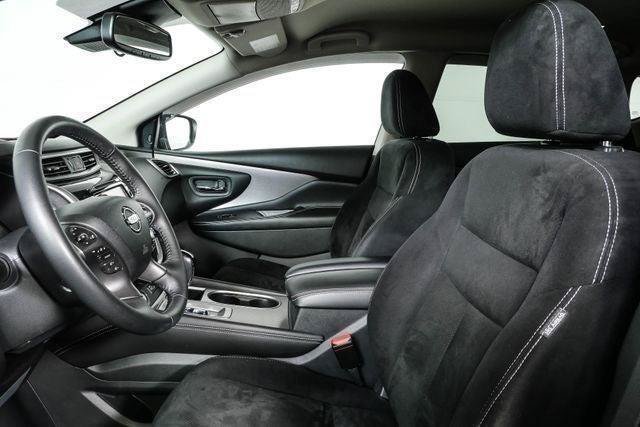 Used 2020 Nissan Murano SV FWD image 2