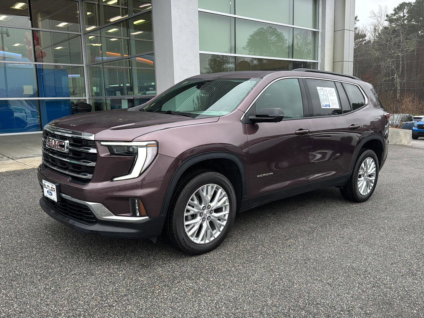 Used 2024 GMC Acadia Elevation AWD/4WD image 2