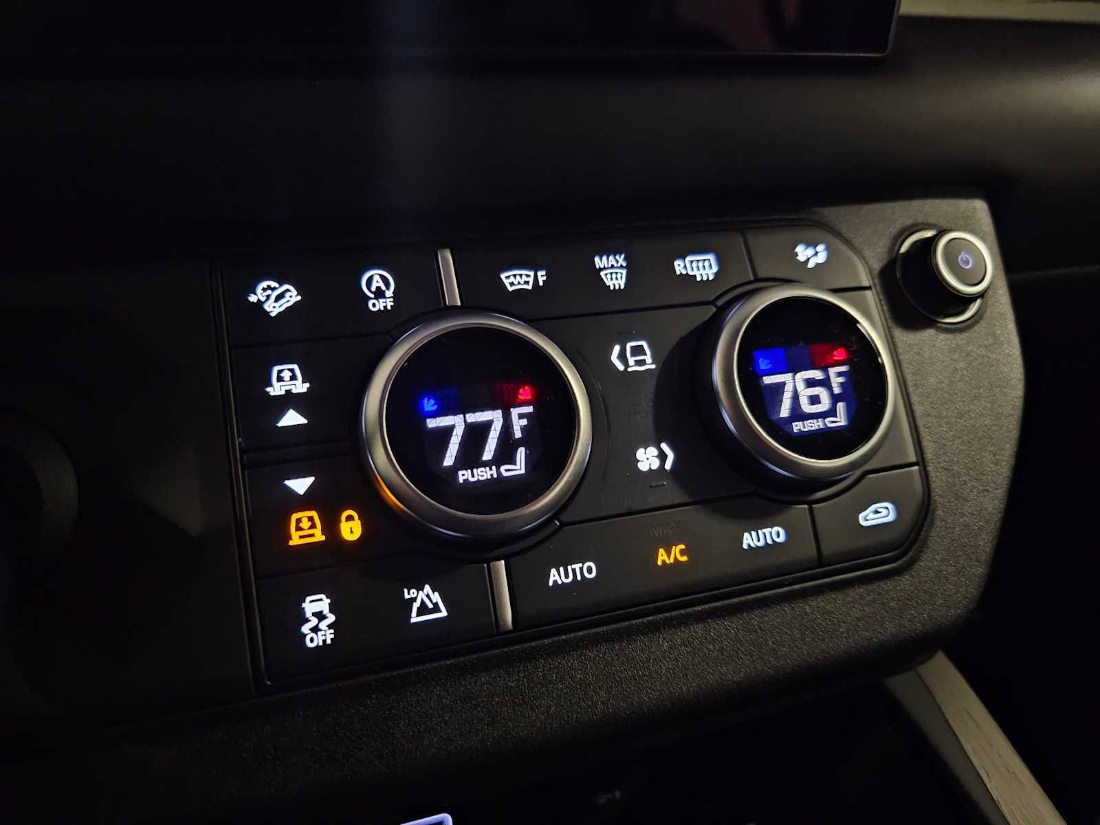 Used 2023 Land Rover Defender 110 X image 25