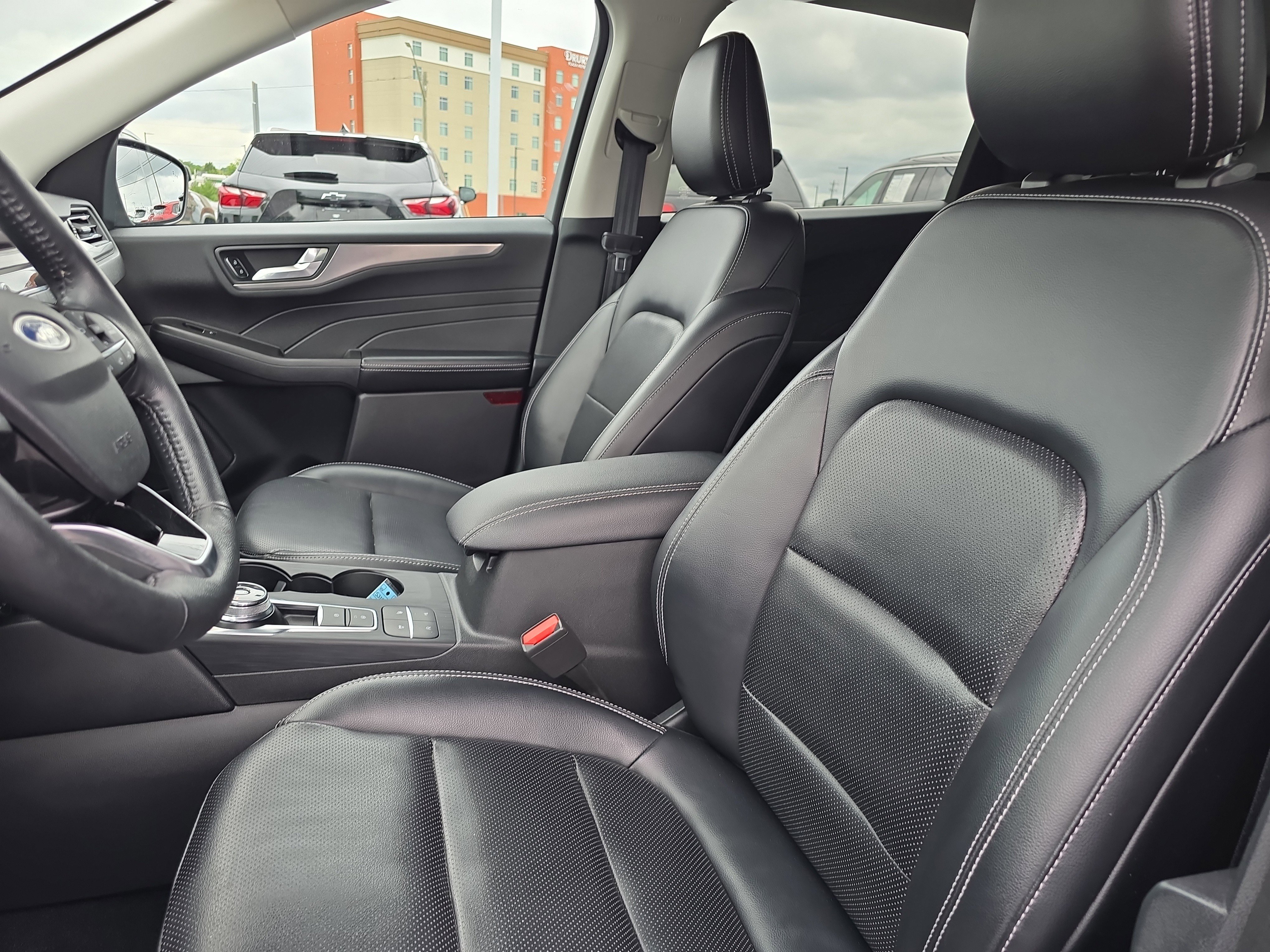 Used 2021 Ford Escape Titanium image 18