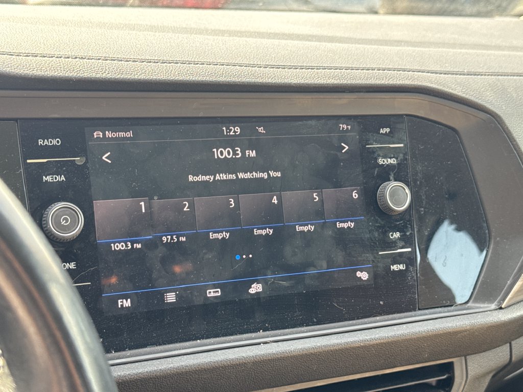 Used 2019 Volkswagen Jetta SEL w/ Cold Weather Package FWD image 19